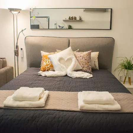 Апартамент Nelly's Place 10 *