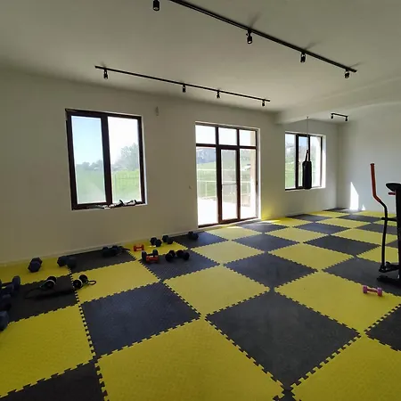 Nelly's Place 10 * Шкорпиловци