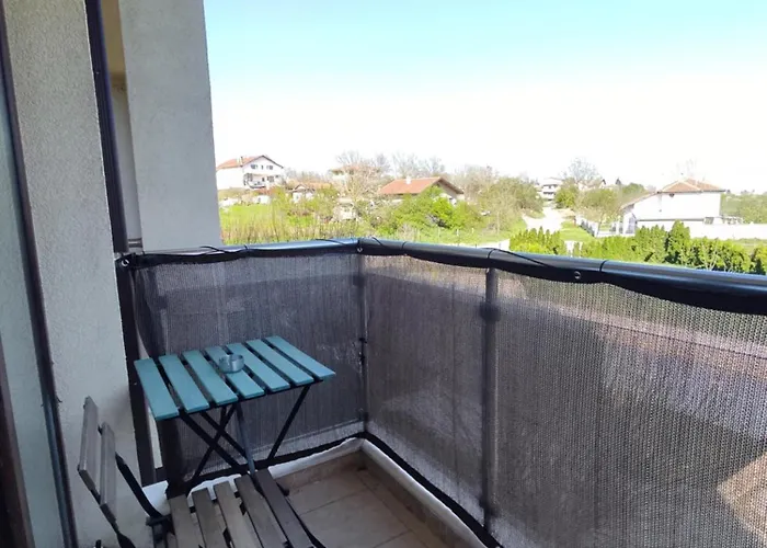 Nelly's Place 10 Шкорпиловци