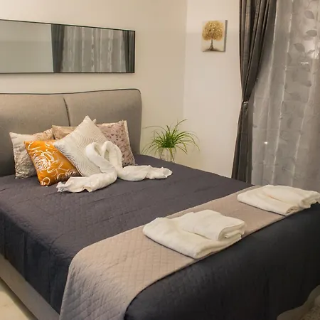 Nelly's Place 10 * Școrpilovți