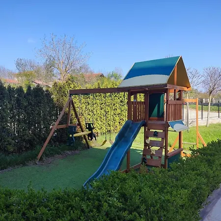 Nelly's Place 10 Apartament *